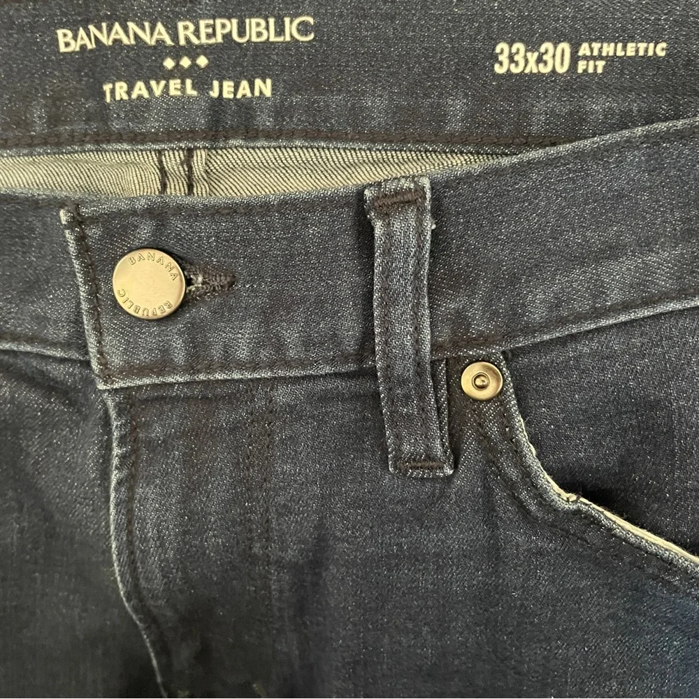 Banana Republic Travel Jeans Men's 33 X 30 Athletic Fit Medium Wash NEW
